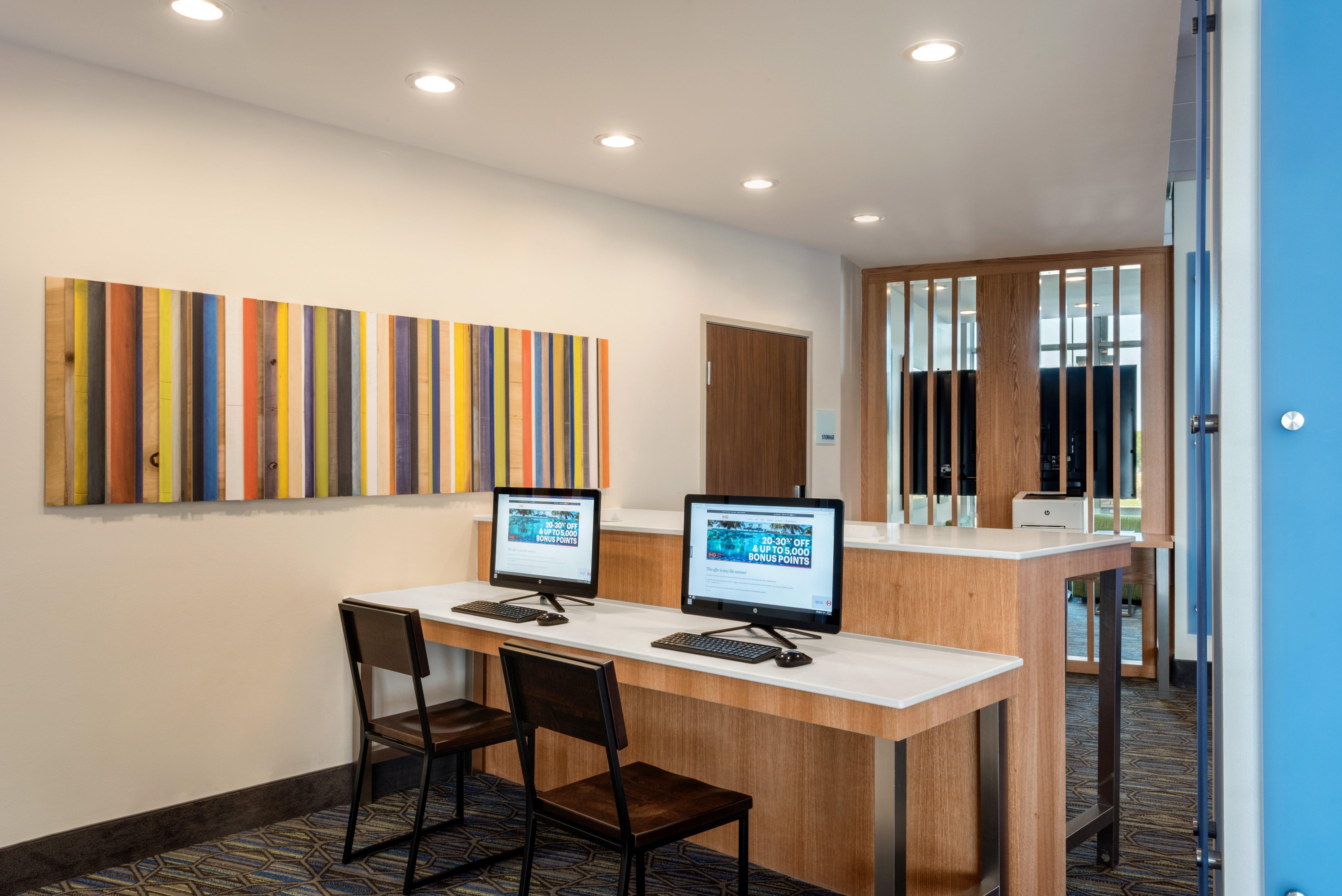 Holiday Inn Express & Suites - West Des Moines - Jordan Creek By Ihg Экстерьер фото